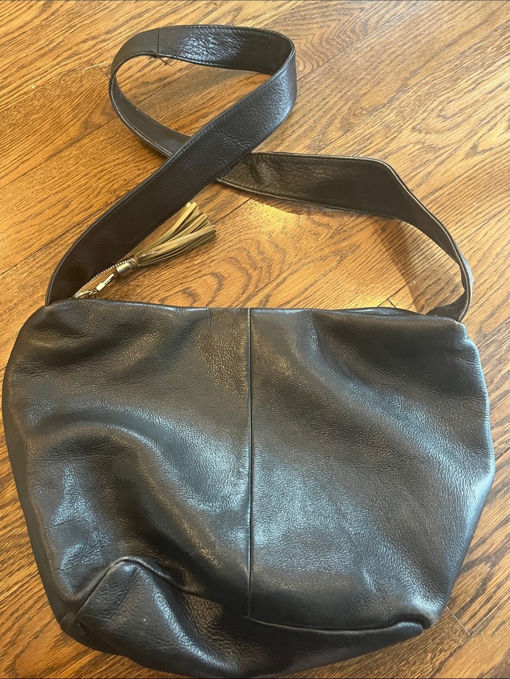 HOBO International vtg Leather Shoulder Bag - Classic Everyday Tote - Picture 2 of 4